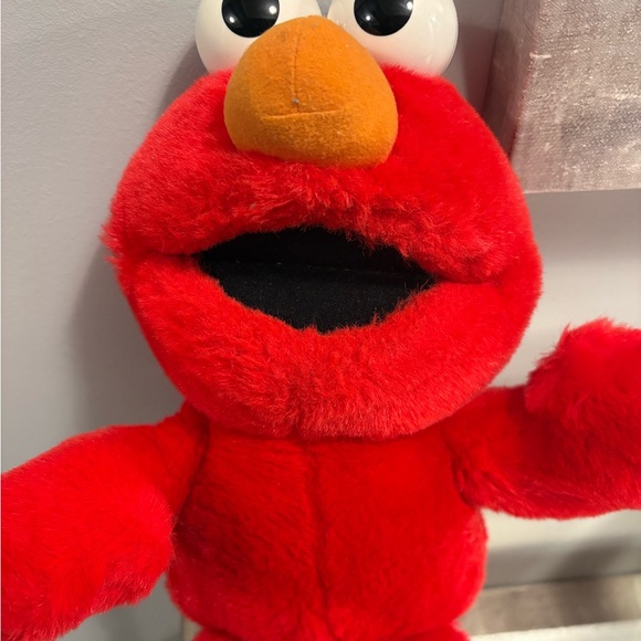 Large talking Elmo excellent condition retail $98 - Picture 3 of 5